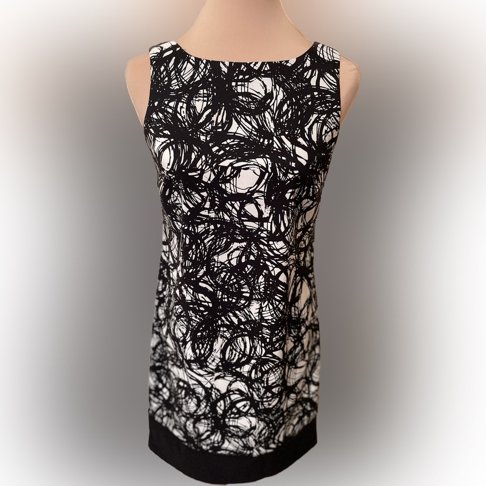 Black & cream classic dress size 4.